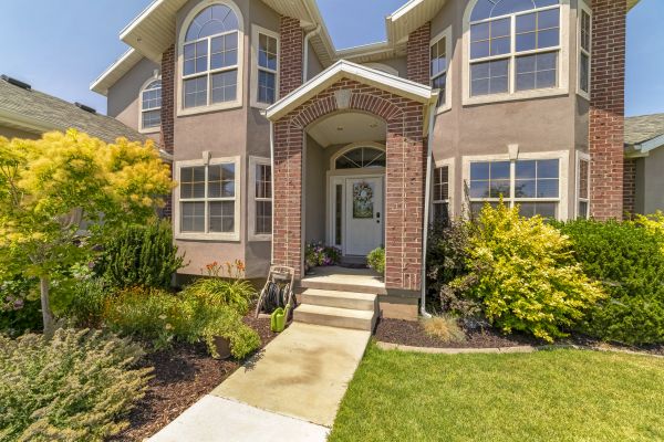 Cost of Transom Window Replacement in Gaithersburg